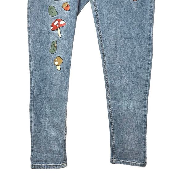 Hot Topic Women’s My Neighbor Totoro Fall Themed Mom Jeans Size 1 - Picture 6 of 10